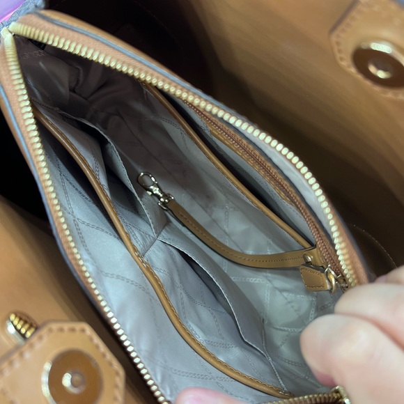 Mercer Gallery Medium Logo Tote Bag - Picture 3 of 7